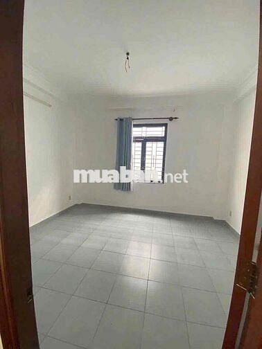 Cho thuê nhà hẻm xe hơi 2 lầu 3PN, có sân rộng