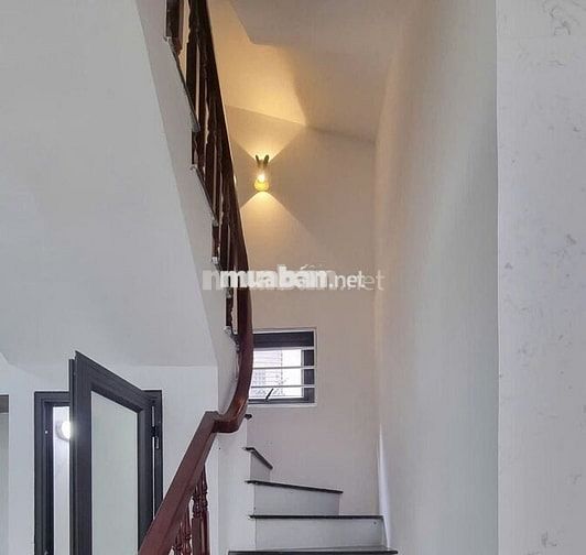 Bán nhà  phố Đội Cấn, 10,5 tỷ, 33m2, ngõ rộng xe 5 tạ tránh xe máy,