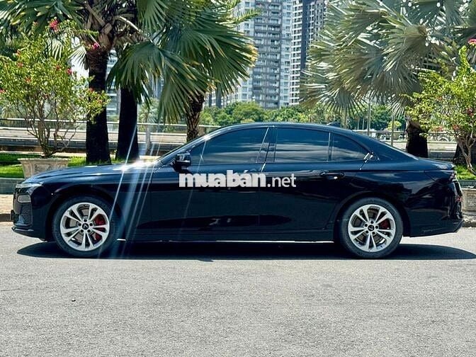 VinFast Lux A Base 2021 - Màu đen - 2v7km