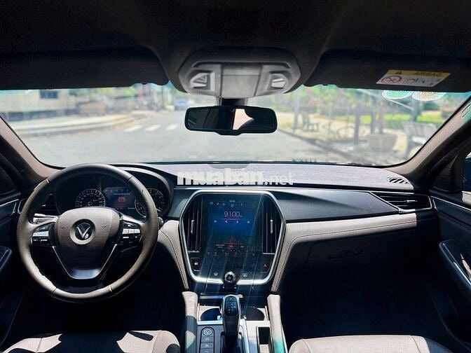 VinFast Lux A Base 2021 - Màu đen - 2v7km