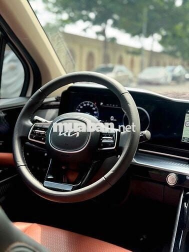 Kia Carnival 2024 Premium 2.2D 7S - 20000 km