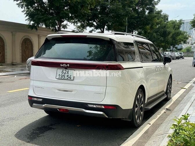 Kia Carnival 2024 Premium 2.2D 7S - 20000 km