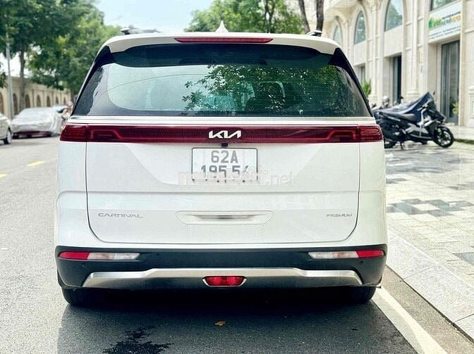 Kia Carnival 2024 Premium 2.2D 7S - 20000 km
