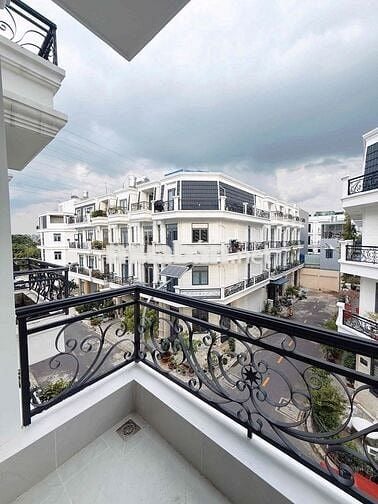 7CHDV thuê 17 lời 13tr ib gấp ạ