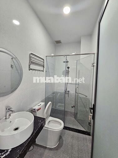 Cho thuê nhà 1 trệt 2 lầu, mới hoàn thiện, full nội thất