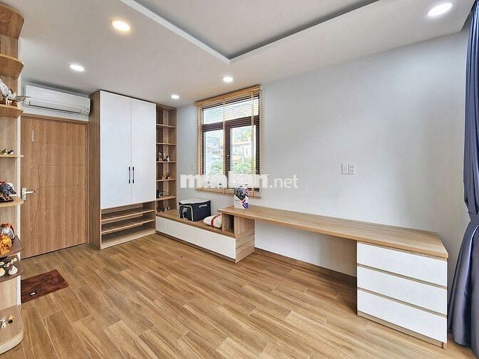 SIÊU PHẨM NHÀ MỚI XÂY - Hoàng Việt,TBình-DT 5.5 x 20-4 Tầng, Thang máy