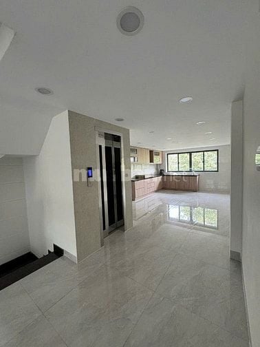 NHÀ BÁN 2 MẶT TIỀN CHỢ LỚN Q6. HẦM LỬNG 4 LẦU THANG MÁY. GIÁ 19,5 TỶ