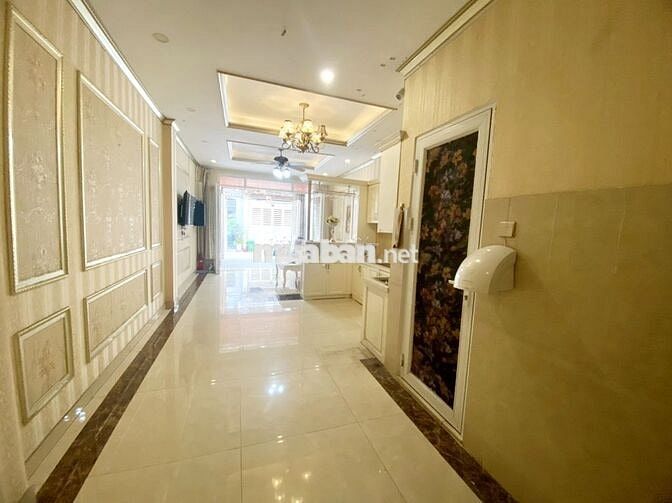 NHÀ ĐẸP CÓ SÂN ĐẬU XE, PHÙNG VĂN CUNG, 63m2 NGANG 4.2M, 10TR/THÁNG