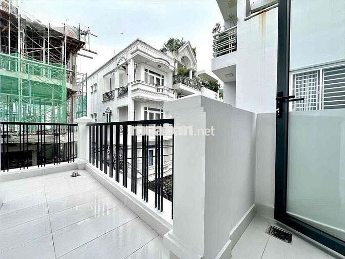 CĂN HỘ 1PN TÁCH BẾP BAN CÔNG CAO CẤP GẦN CHỢ PHẠM VĂN HAI