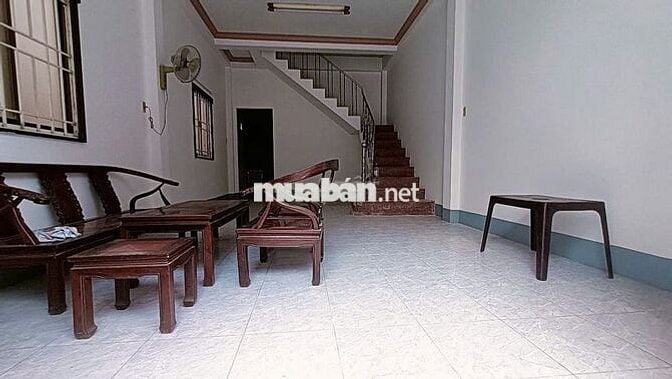 nhà 7 triệu - 3 phòng ngủ có sân đậu ô tô gần BV Phụ Sản Cần Thơ