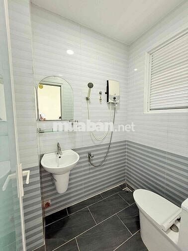 NHÀ MẶT TIỀN Nguyễn Tuân P3, Gò vấp - 4,5 x 14 - trệt 2 lầu