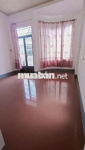 nhà 7 triệu - 3 phòng ngủ có sân đậu ô tô gần BV Phụ Sản Cần Thơ