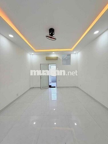 NHÀ MẶT TIỀN Nguyễn Tuân P3, Gò vấp - 4,5 x 14 - trệt 2 lầu