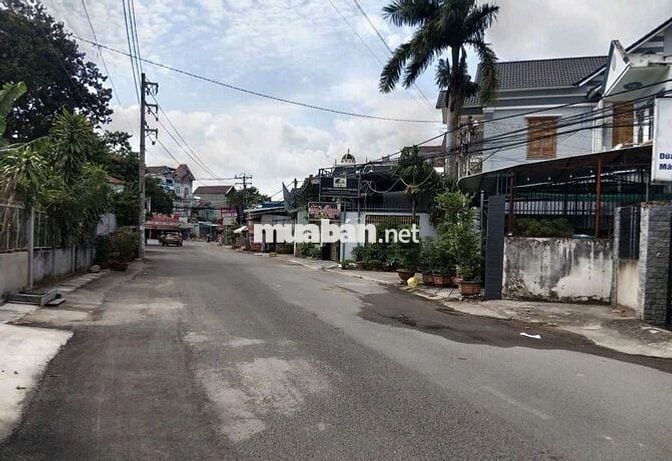 Mặt tiền Nguyễn Văn Tiên đường lớn đi 200m tới chợ 26 Tân Phong