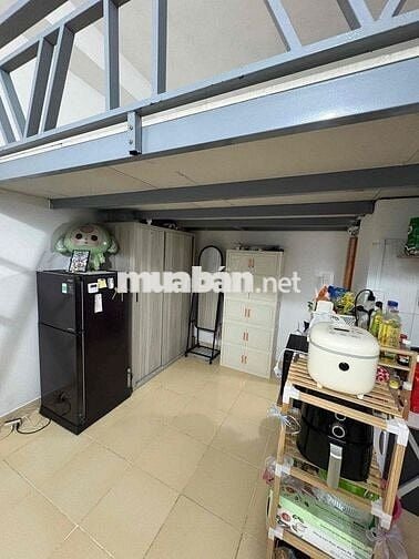 Cho Thuê Phòng Có Gác 30m2 ngay Vòng Xoay Phạm Văn Đồng