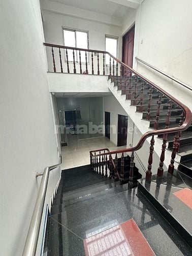 BÁN TÒA NHÀ VĂN PHÒNG VÀ KHO BÃI ĐANG CHO THUÊ 168, QUỐC LỘ 1A, Q.12