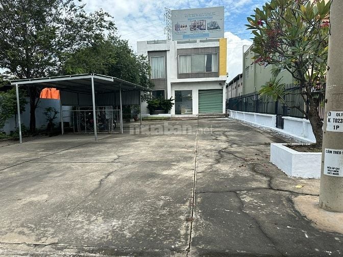 BÁN TÒA NHÀ VĂN PHÒNG VÀ KHO BÃI ĐANG CHO THUÊ 168, QUỐC LỘ 1A, Q.12