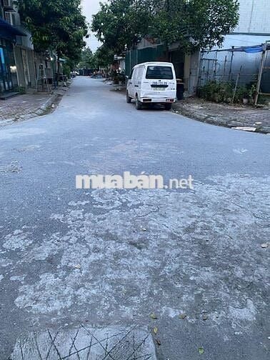 Cần cho thuê tầng 1_60m2, làm văn phòng/kho