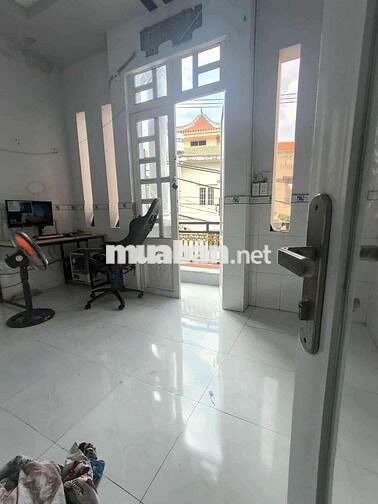 🏡 Nhà 2 Tầng BTCT, Ô Tô Ngủ Trong Sân, Gần Chợ Hóc Môn