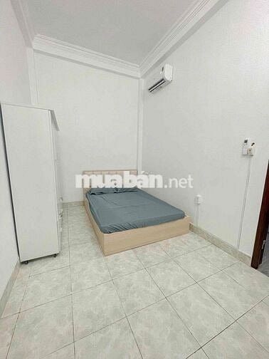 CHO THUÊ CHDV 1PN NẰM SÁT BÊN QUẬN 1