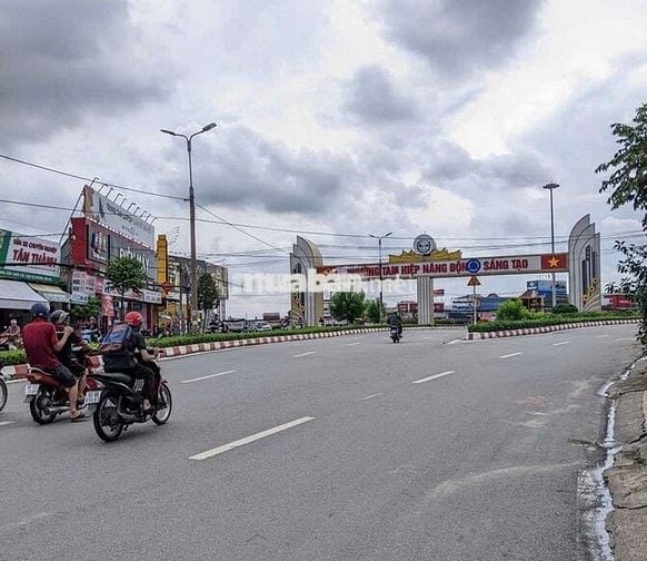 Bán Nhà sổ riêng thổ cư sát chợ Tam Hoà
