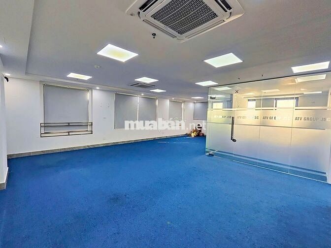 Chính chủ cho thuê VP 120m2, mt 10m, ô tô đỗ cửa, trống sẵn, CẦU GIẤY