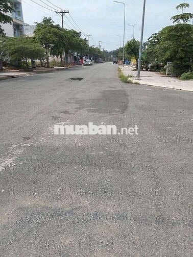 BÁN DÃY TRỌ 11 PHÒNG THU NHẬP 17TR/THÁNG NẰM NGAY CỤM 3 KCN LỚN