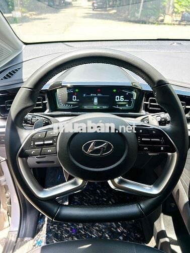 Hyundai Custin 2024 Cao Cấp 2.0T - 9300 km