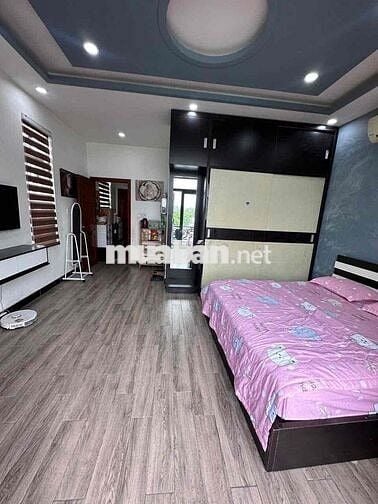 Bán gấp nhà 1 trệt 3 lầu đẹp gần D2D phường Thống Nhất