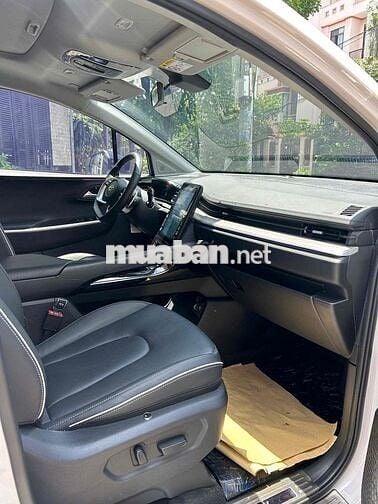 Hyundai Custin 2024 Cao Cấp 2.0T - 9300 km