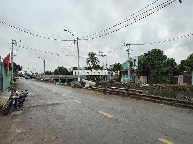 Bán Đất 95m2 Mặt Tiền Kênh Đối Diện ĐH Nguyễn Tất Thành Q12
