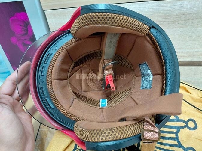 Mũ bảo hiểm đoi mới 100% màu đỏ