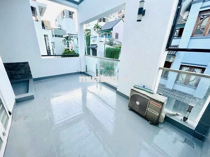 Cho thuê nhà mới đẹp 666C Đường 3/2, Phường 14, Quận 10.