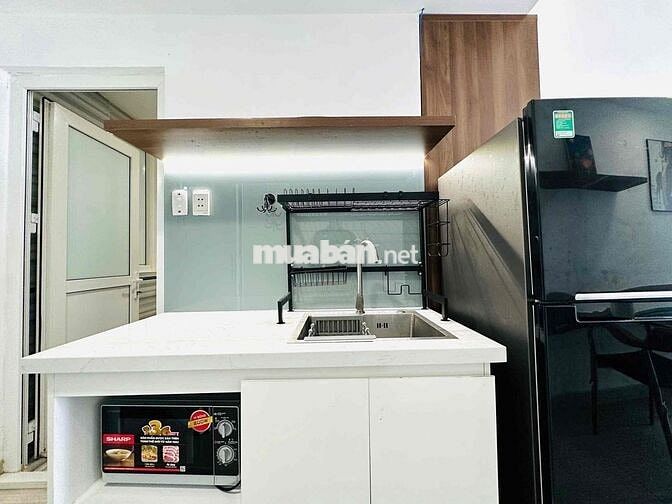CĂN HỘ Q1_RỘNG RÃI_BAN CÔNG_THOÁNG MÁT_SẠCH SẼ_THANG MÁY_HẺM RỘNG
