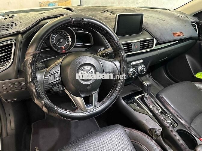 Mazda 3 2016 1.5 AT Hatchback - 45000 km