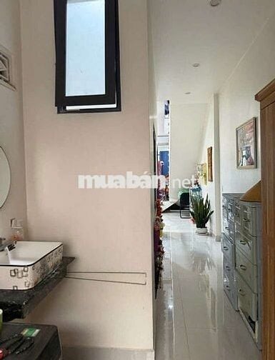 Nhà 5m - 17m Hóc Môn 425tr có sân 5m sổ riêng ko quy hoạch