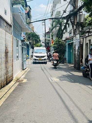 Hẻm xe hơi Thích Q Đức,Ngang 5,6m,4Tầng,9PN,Nở Hậu 8,5m,Thu nhập tốt 