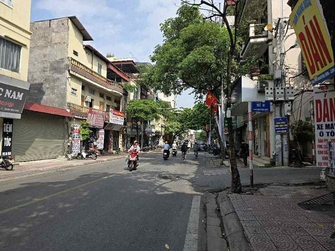SIÊU HIẾM ĐẤT LÔ GÓC PHỐ NGUYỄN SƠN - OTO VÀO ĐẤT - CHỈ 185TR/M