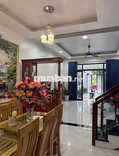 Nhà 5m - 17m Hóc Môn 425tr có sân 5m sổ riêng ko quy hoạch