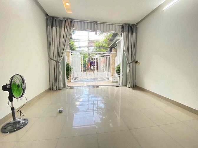 nhà 3 tầng 3 mê mặt tiền Hoà Minh 16