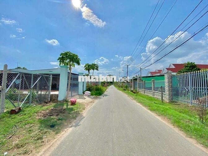Đất Trảng Bàng Đất Khu Dân cư MT đường QLN2. giá 635tr/330m2. SHR XDTD