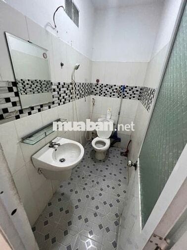 Nhà ốp gạch mới, (2PN, 3WC), 142/51 Hàn Hải Nguyên_P2_Q11