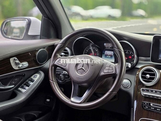 Mercedes Benz GLC 2019 200 - 74000 km