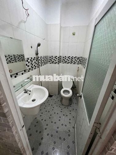 Nhà ốp gạch mới, (2PN, 3WC), 142/51 Hàn Hải Nguyên_P2_Q11