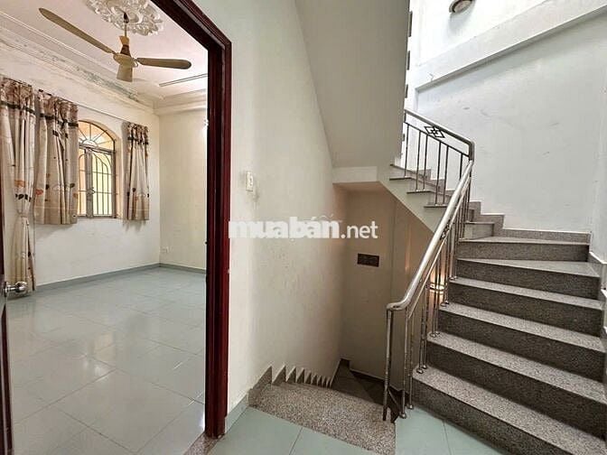 Nhà mặt tiền Nguyễn Thượng Hiền ngay trung tâm quận Bình Thạnh