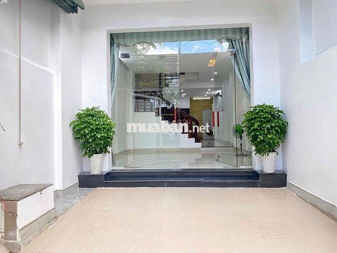 nhà 3 tầng 3 mê mặt tiền Hoà Minh 16