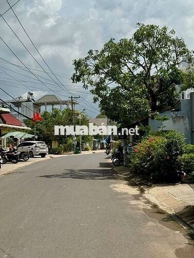 Còn 1 lô đất Thổ Vườn ngay Chợ Trảng Bàng Tây Ninh Giá 640tr/220m2 SHR