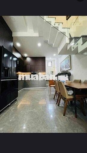 CHÚ KIỂNG CẦN BÁN NHANH NHÀ NGUYỄN HIỀN,P4,QUẬN 3.GIÁ: 7Tỷ060.