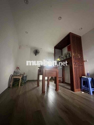 Trung tâm Hoàng mai hơn 5 tỷ 4 tầng đủ công năng ,sổ riêng nở hậu.