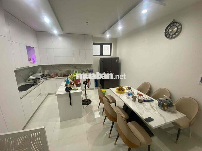 CHO THUÊ TOÀ NHÀ 4 TẦNG MỚI 99%